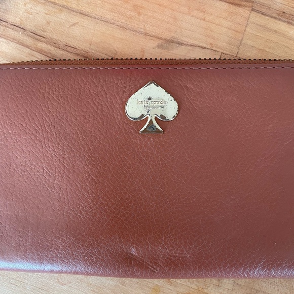 Kate Spade Leroy Street Saddle Brown Wallet $198 - Picture 2 of 5